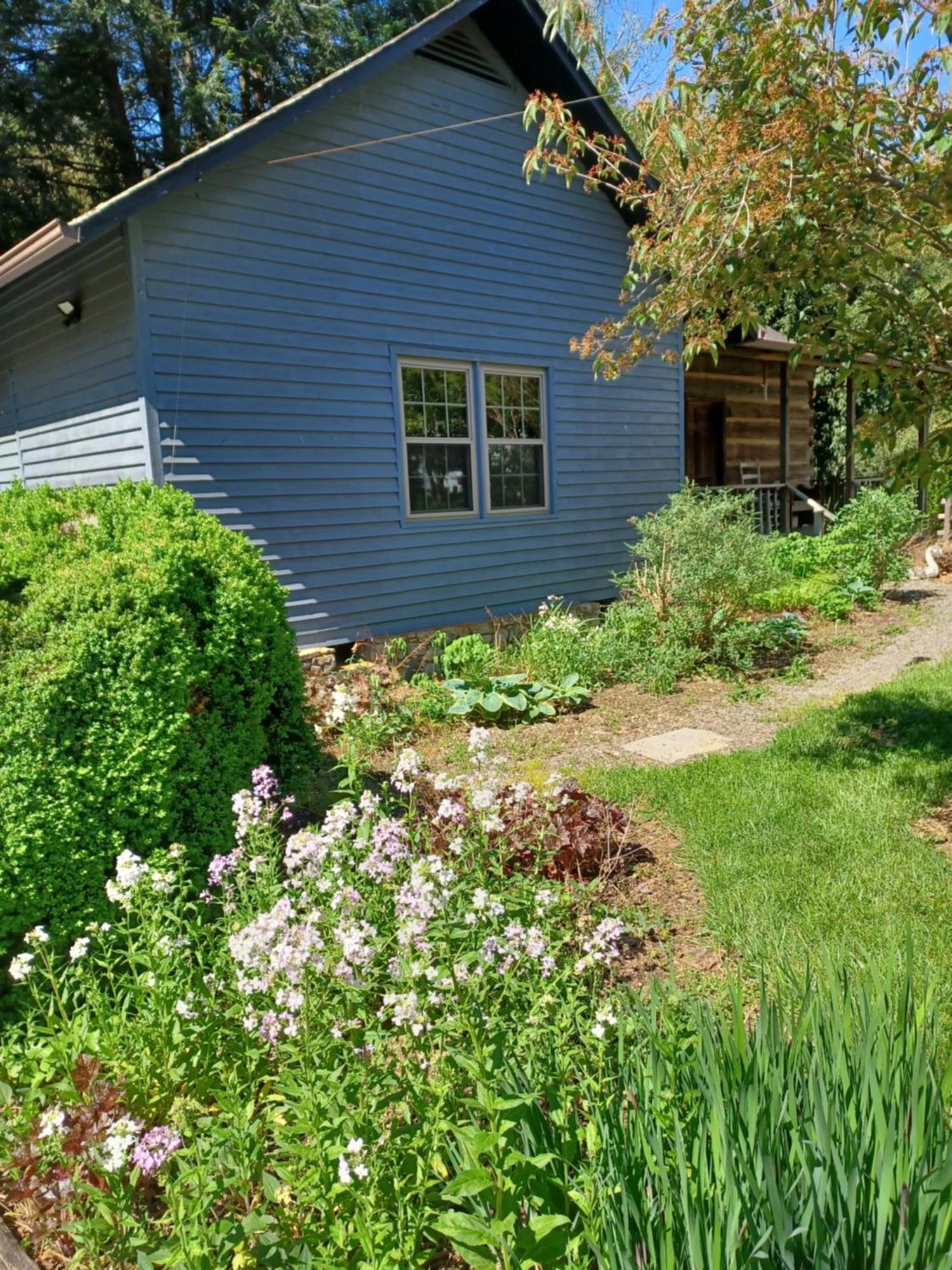 Restored1850S Log Cabin, With Gazebo And Gardens! 1 Mile To Downtown Weaverville Luaran gambar